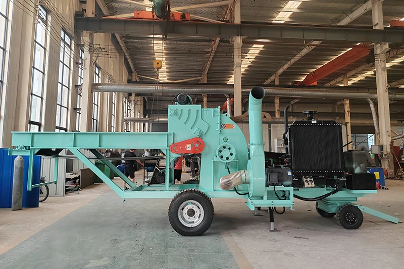 Forced feed wood pulverizer